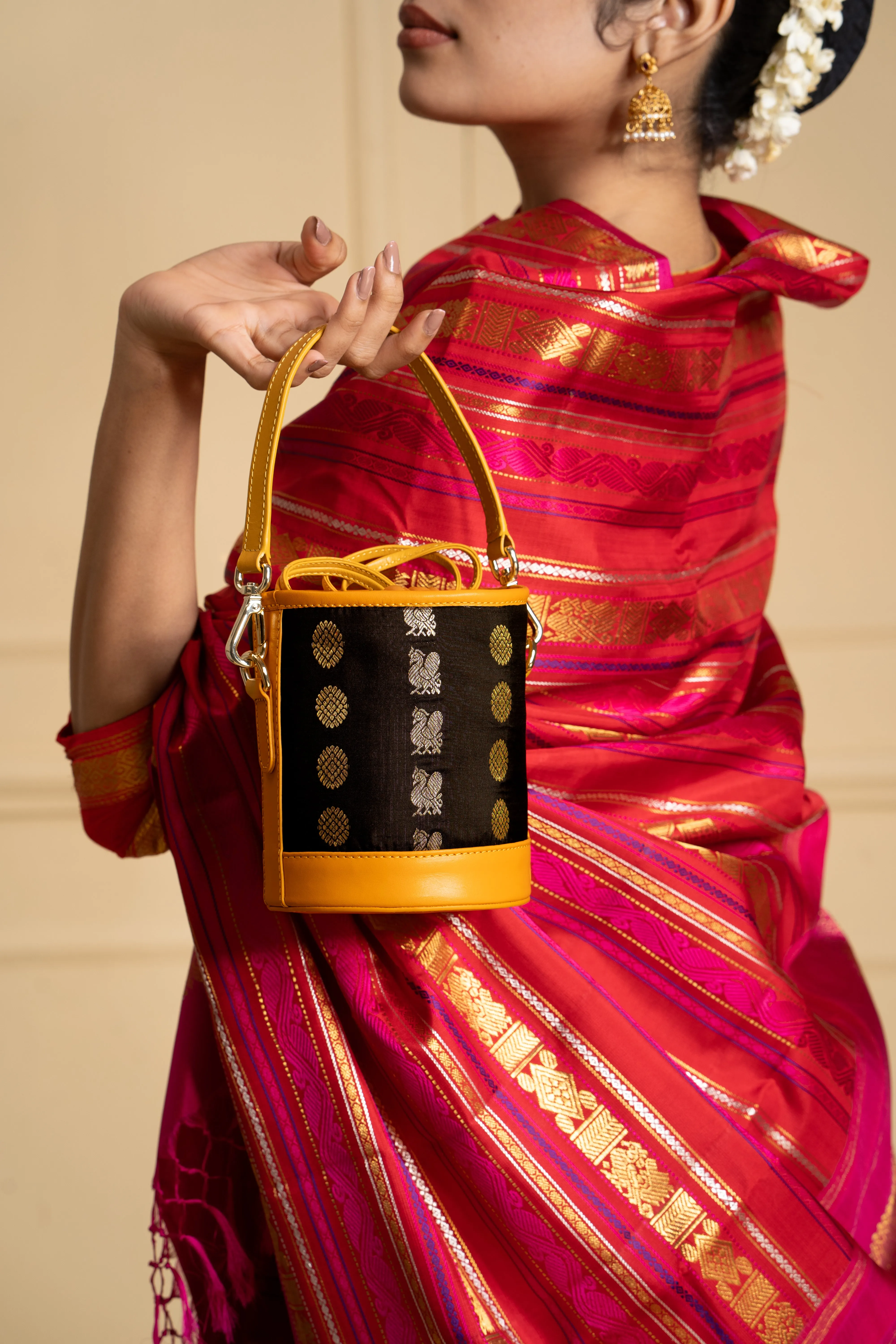 Adhya Bucket Bag black & Yellow