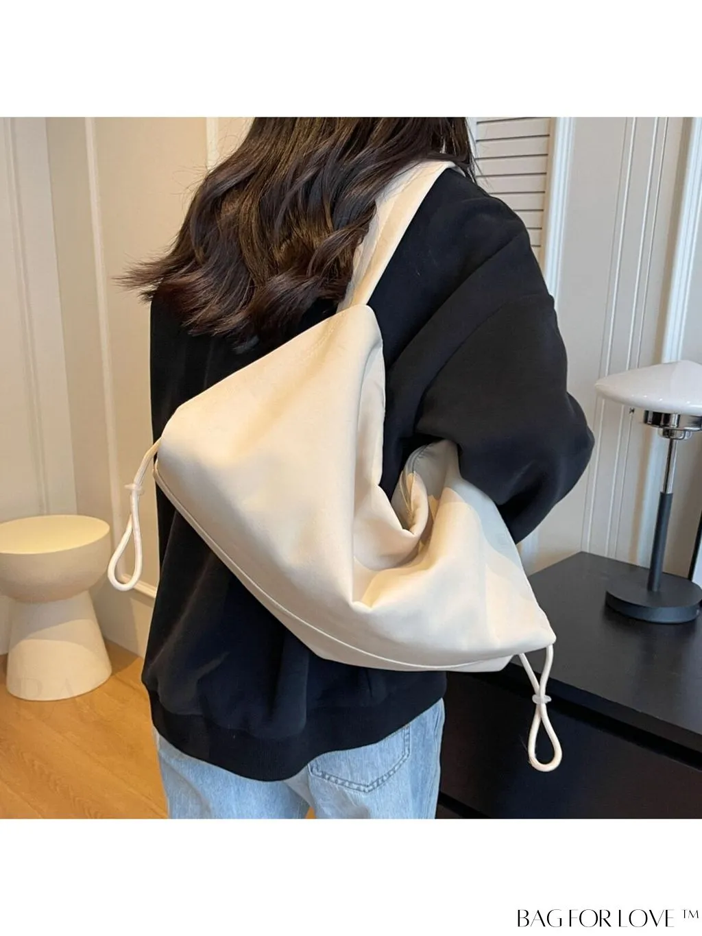 BagForLove - Chic & Spacious Shoulder Bag with Sleek Design - Perfect for Fashion Enthusiasts!