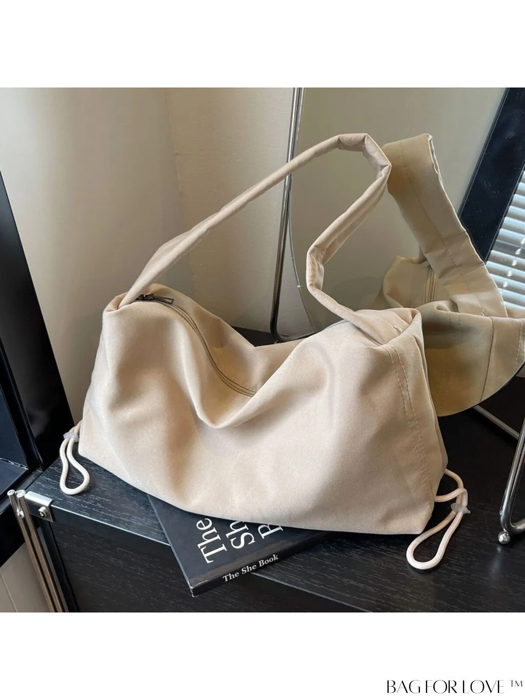 BagForLove - Chic & Spacious Shoulder Bag with Sleek Design - Perfect for Fashion Enthusiasts!