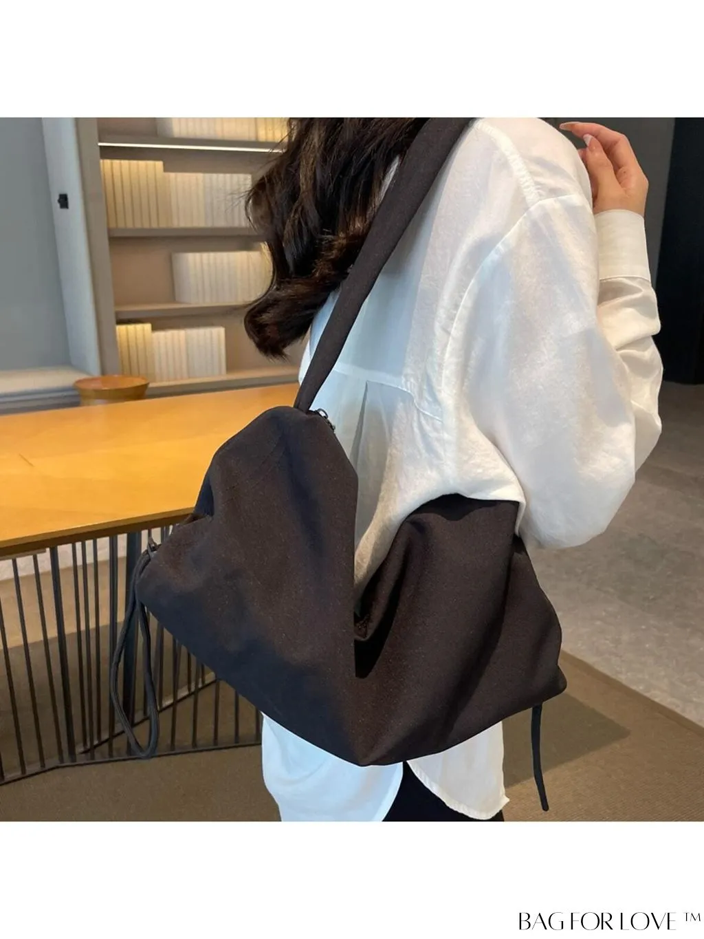 BagForLove - Chic & Spacious Shoulder Bag with Sleek Design - Perfect for Fashion Enthusiasts!