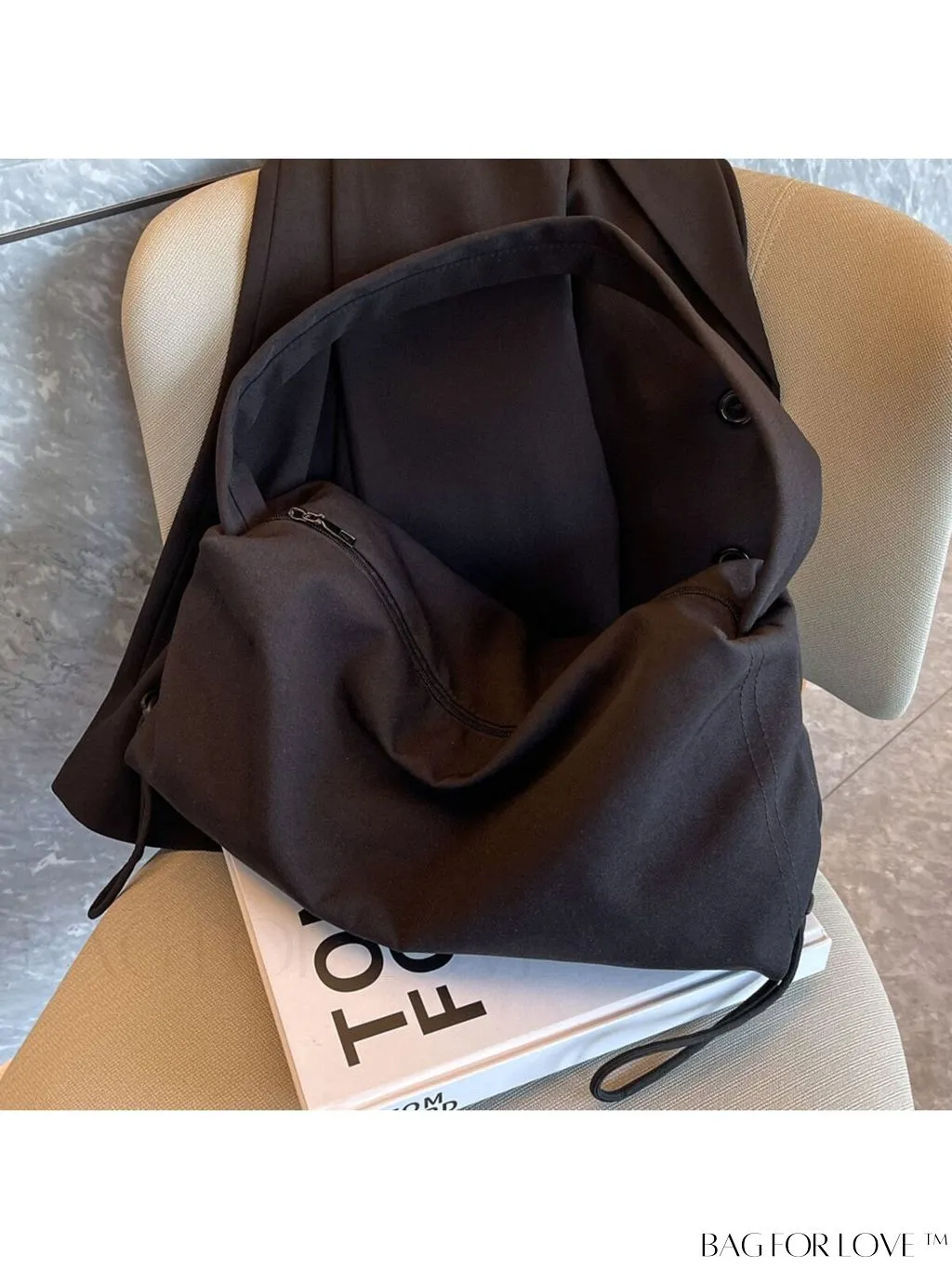 BagForLove - Chic & Spacious Shoulder Bag with Sleek Design - Perfect for Fashion Enthusiasts!