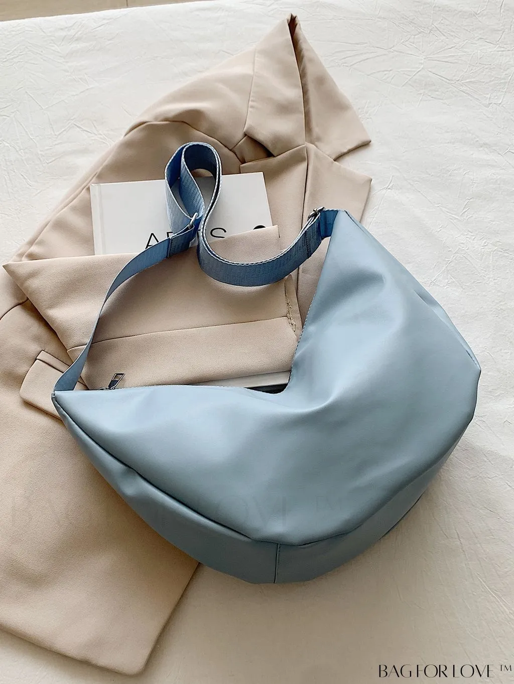 BagForLove - Stylish Crossbody Bag: Trendy, Spacious, and New!
