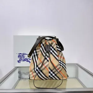 BUR131 Medium Check Bucket Bag / 10.8 x 6.3 x 22.4in / HIGHEST QUALITY VERSION