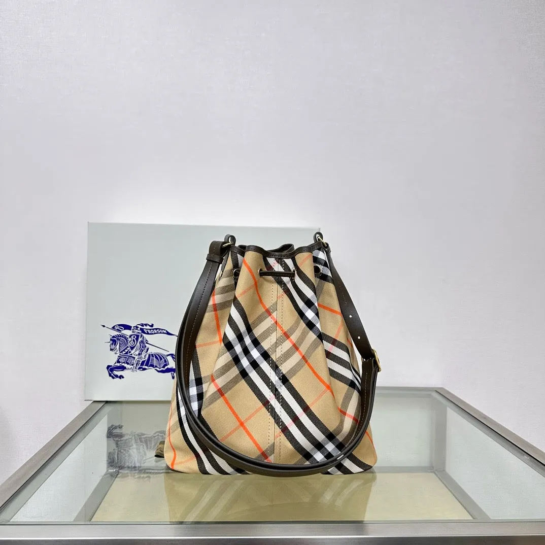 BUR131 Medium Check Bucket Bag / 10.8 x 6.3 x 22.4in / HIGHEST QUALITY VERSION