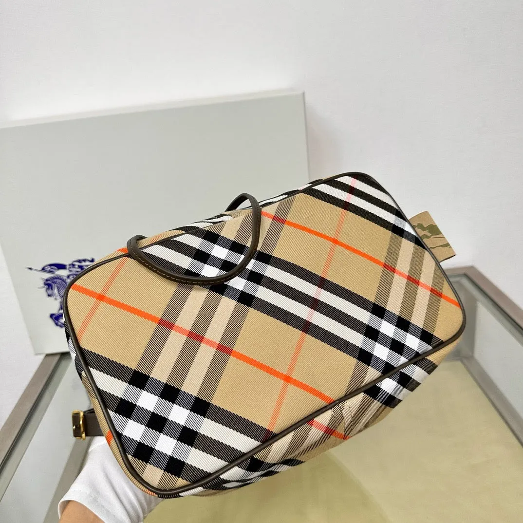 BUR131 Medium Check Bucket Bag / 10.8 x 6.3 x 22.4in / HIGHEST QUALITY VERSION