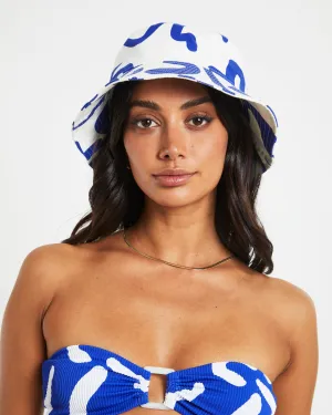 Charlie Swirl Bucket Hat in Blue/White