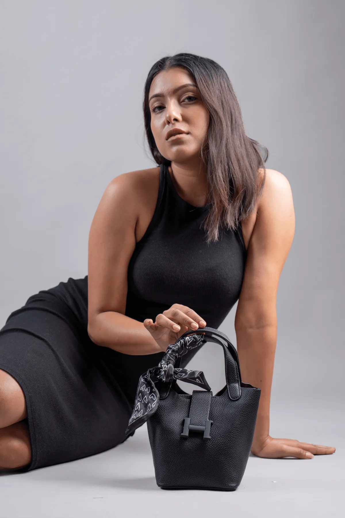 Classic Bucket Handbag for Women – Stylish Scarf Tote Bag with Spacious Design