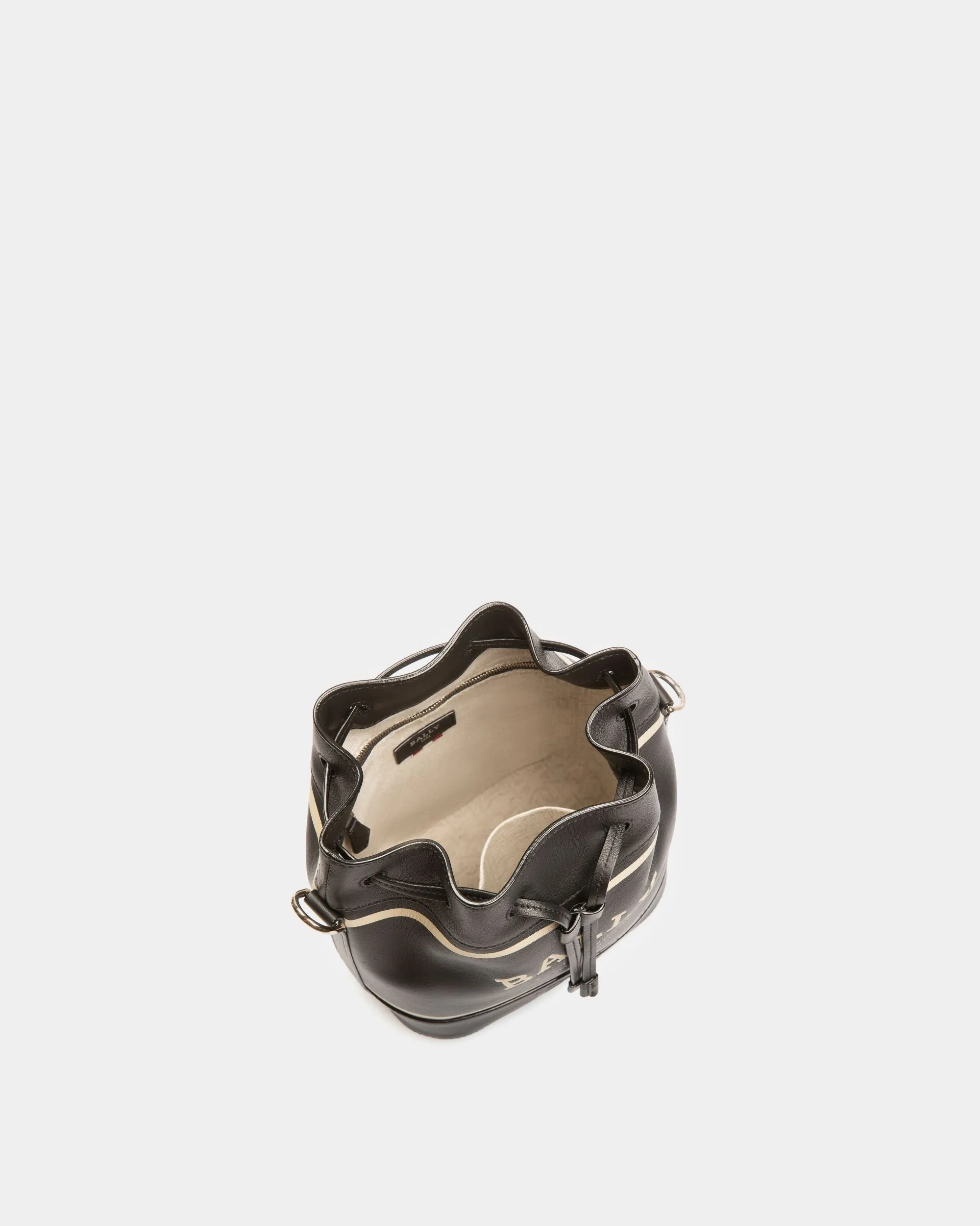 Cleoh Leather Bucket Bag In Black