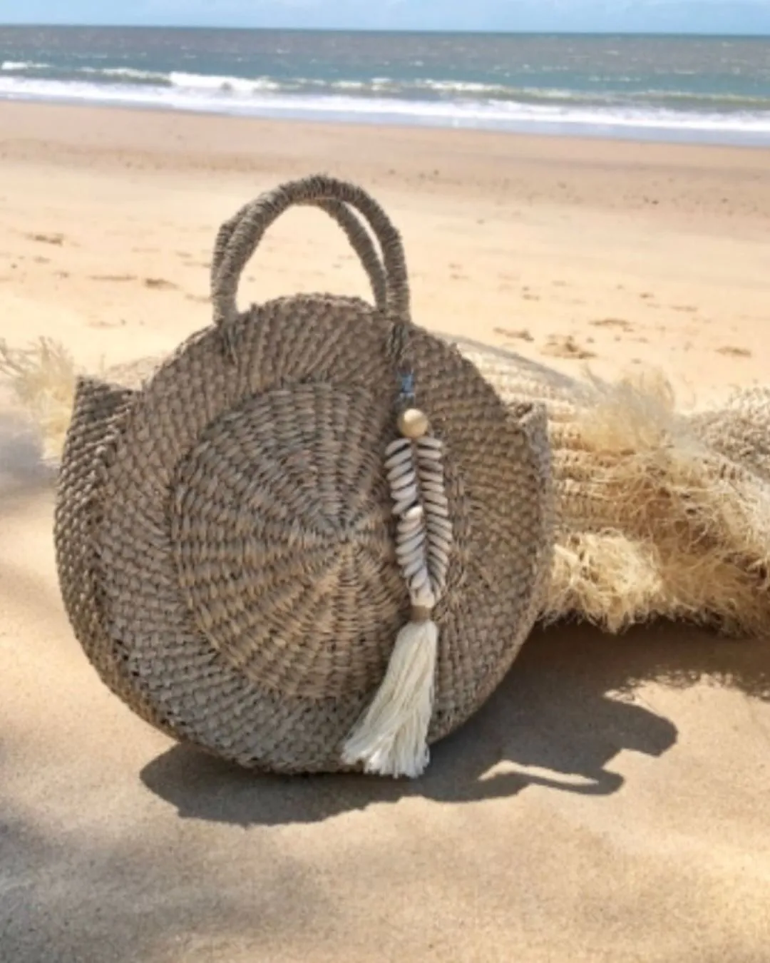 Cowrie Shell Keyring - Fishtail Design