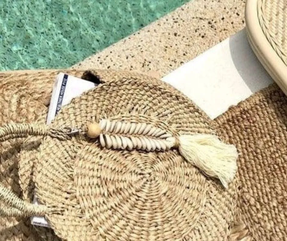 Cowrie Shell Keyring - Fishtail Design