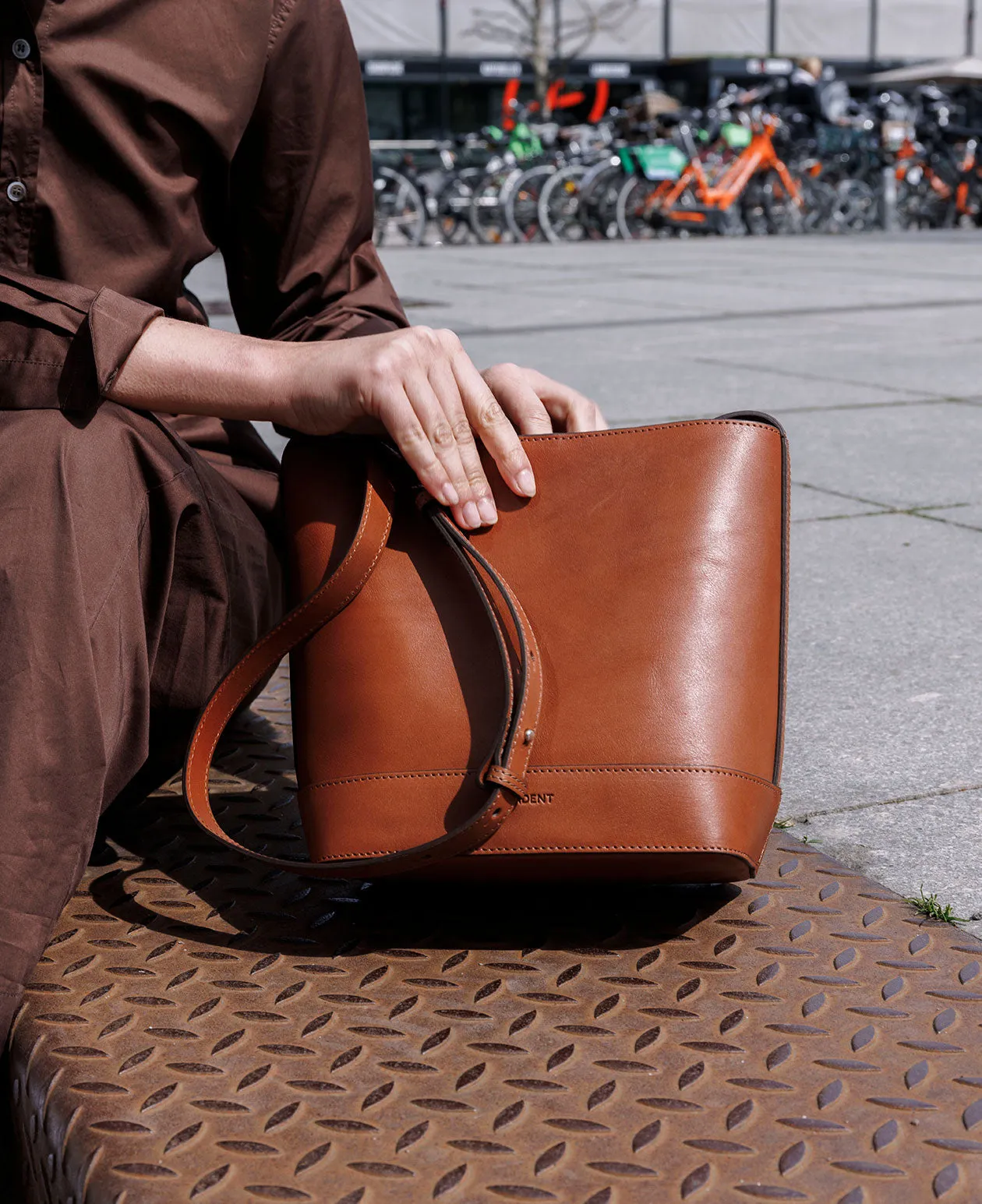 EDITH small bucket bag - Vegetal Cognac