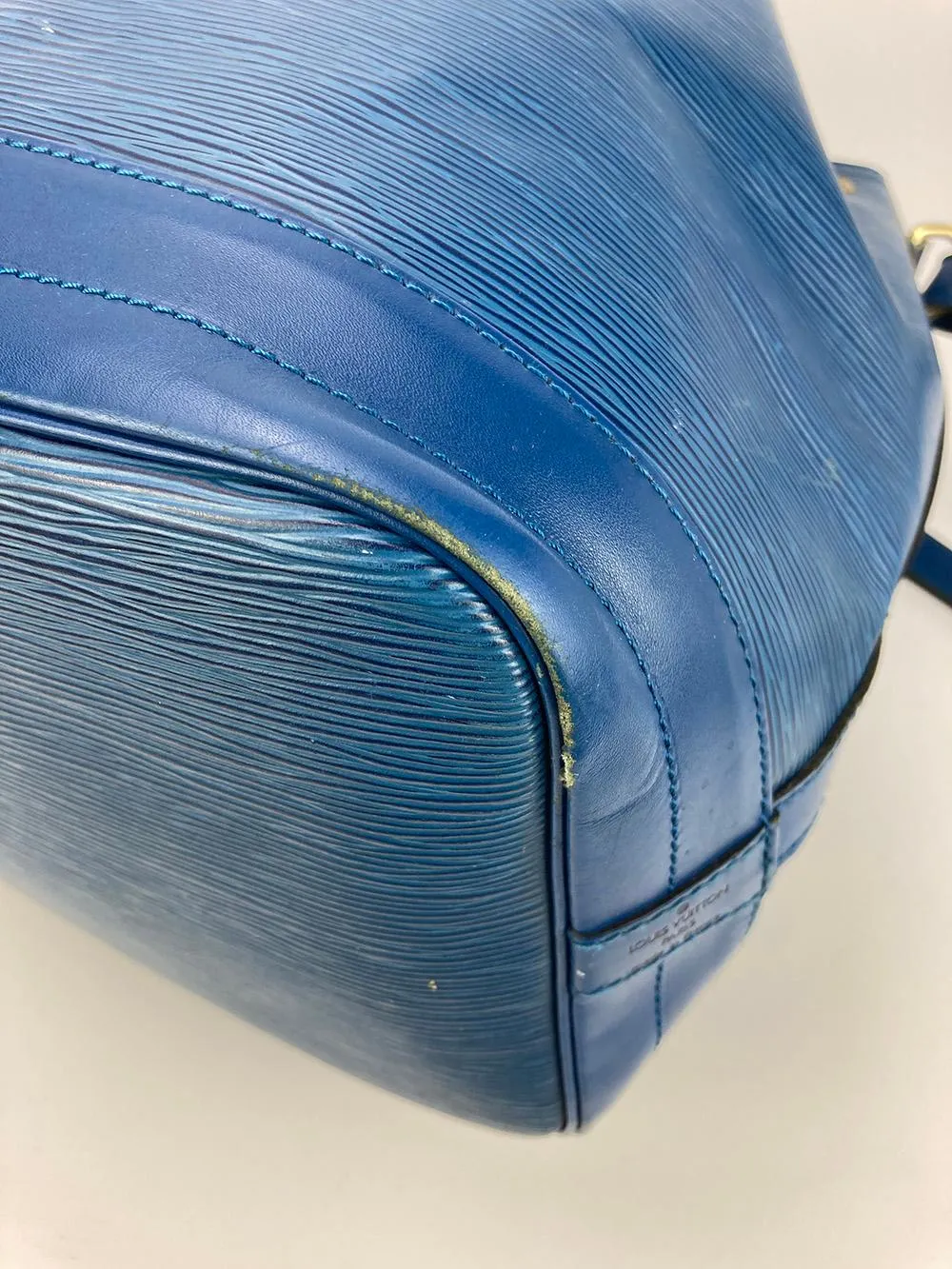 LOUIS VUITTON Blue Toldeo Epi Noe Drawstring Bucket Bag