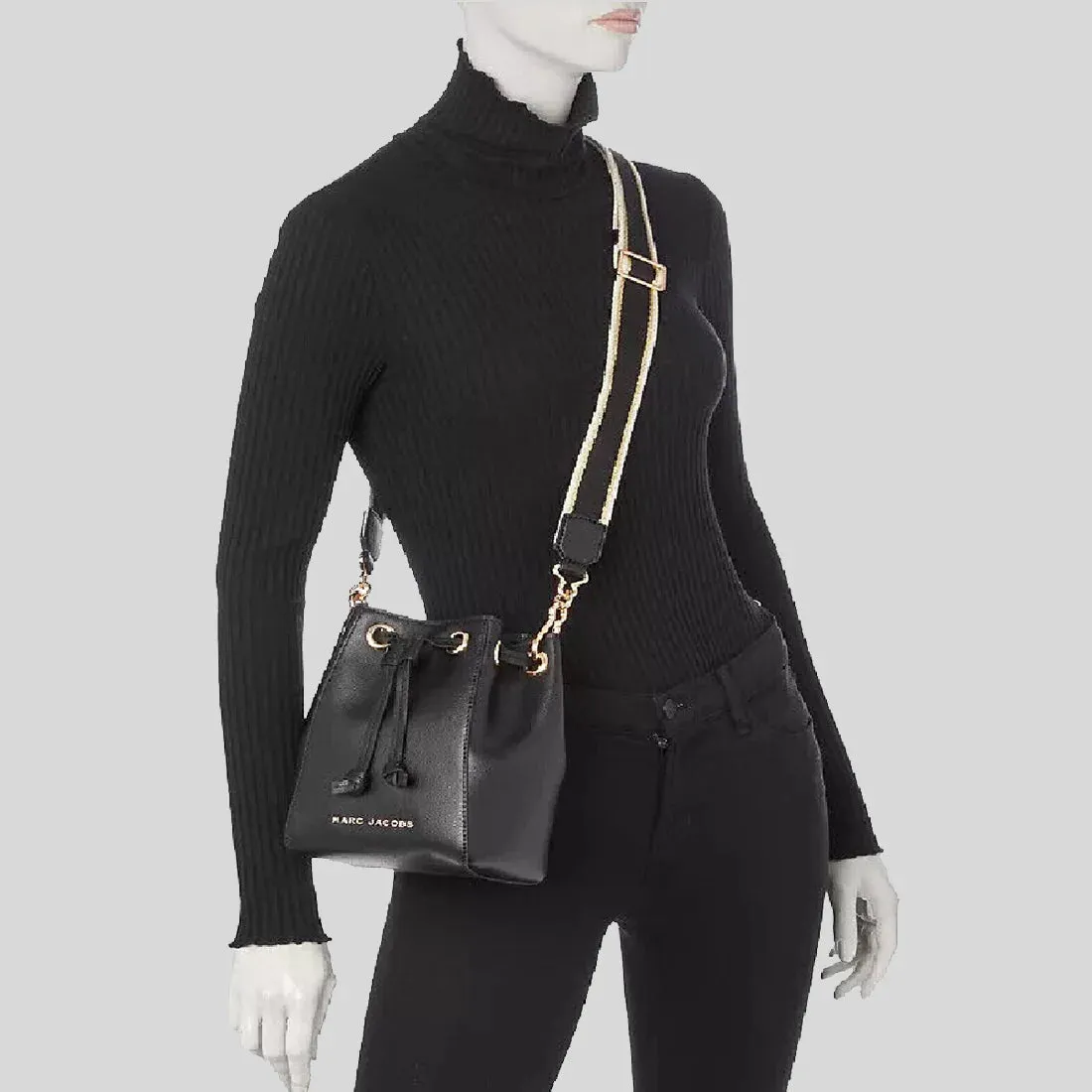 MARC JACOBS The Bucket Drawstring Bucket Crossbody Bag Black RS-H602L01FA21