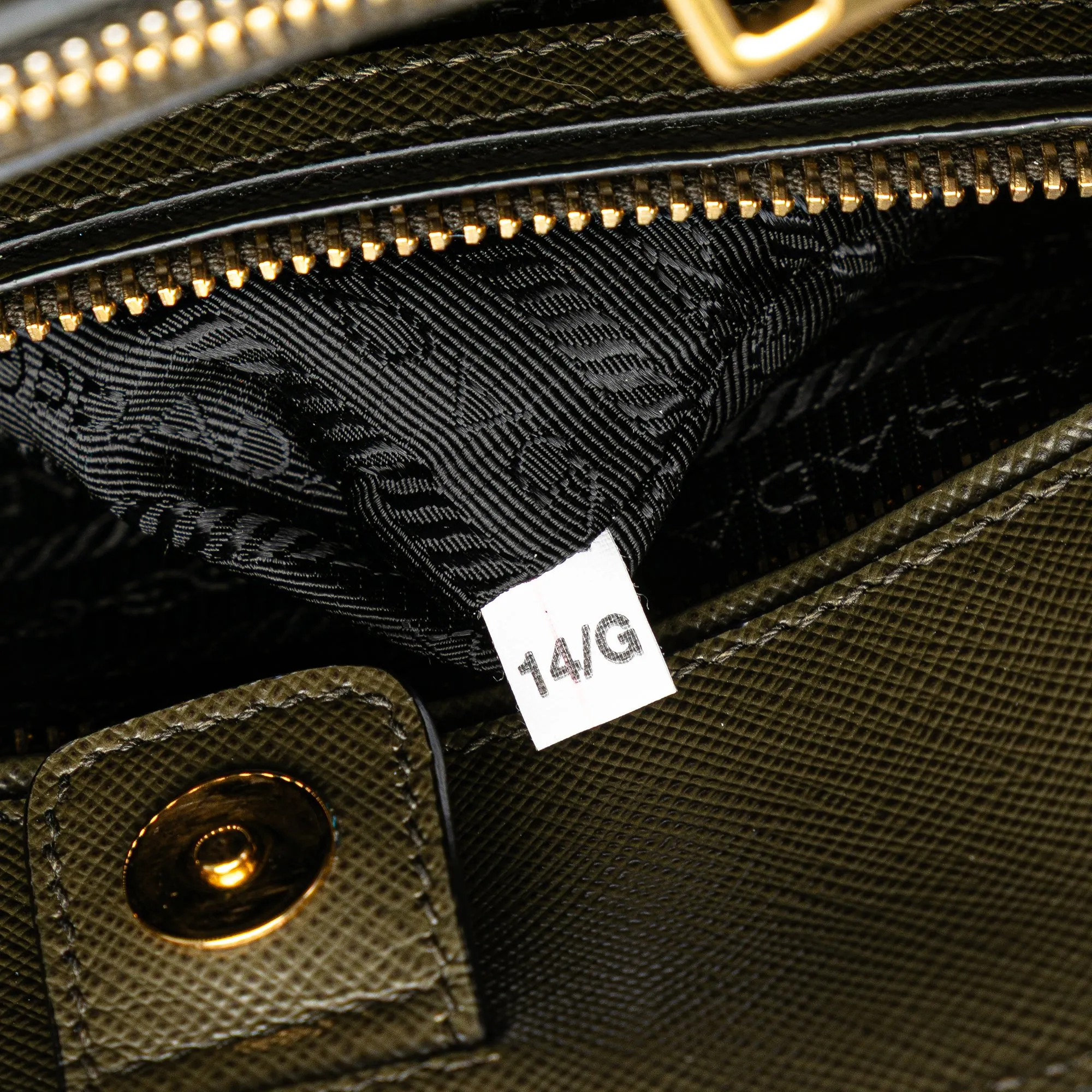 Medium Saffiano Lux Bicolor Galleria Satchel