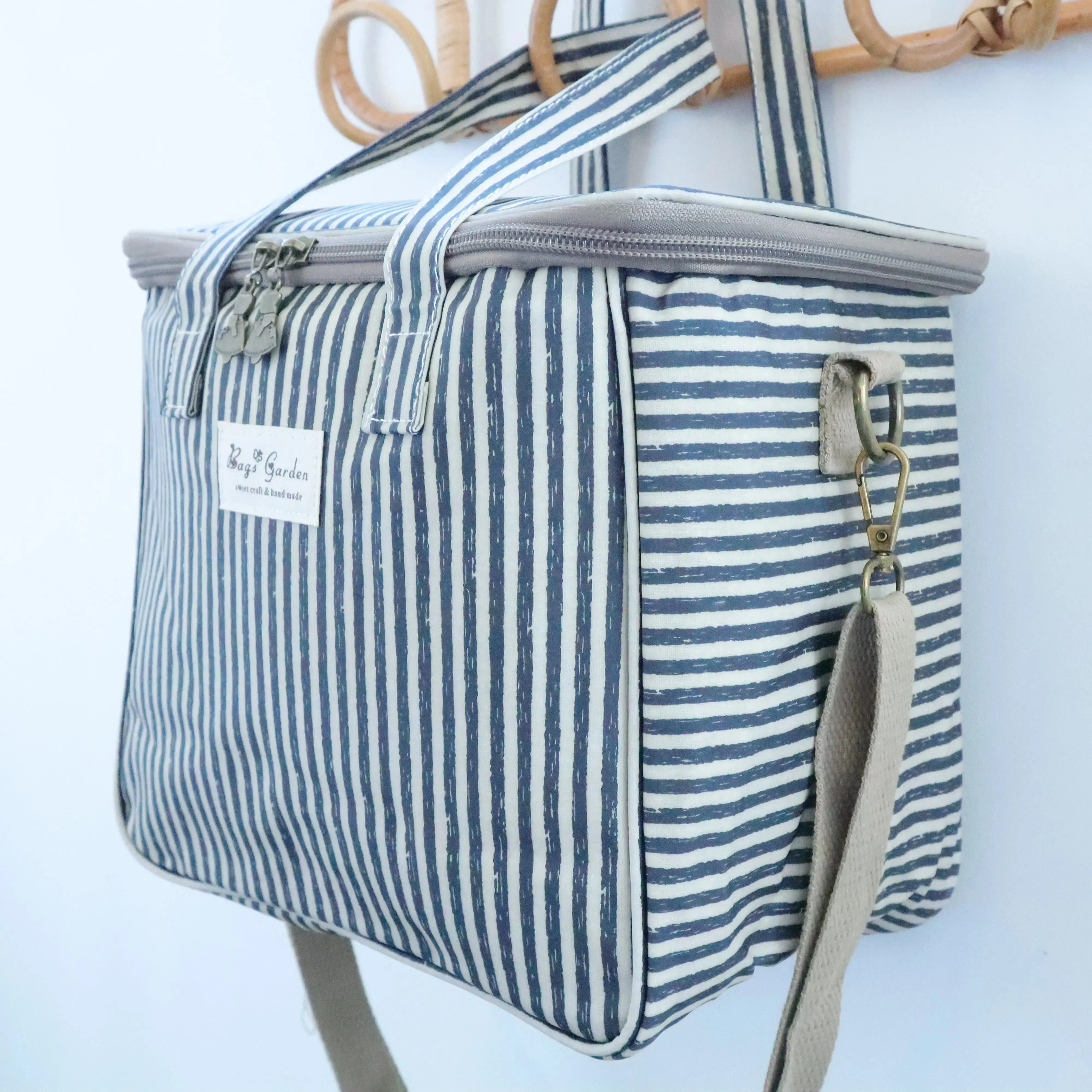 Neverita waterproof cuadrada Rayas Negra Bags Garden