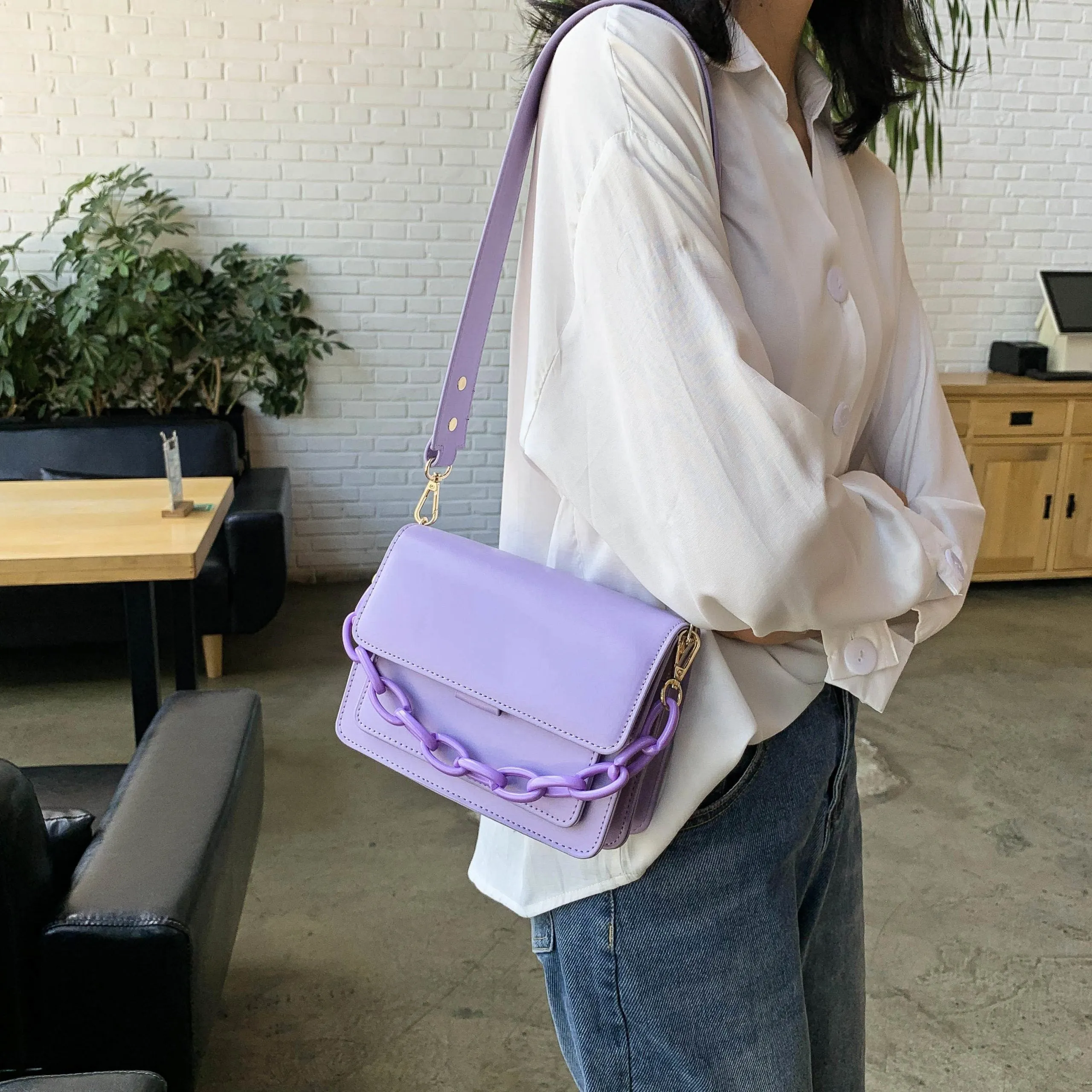 Oversized Chain Strap Messenger Bag