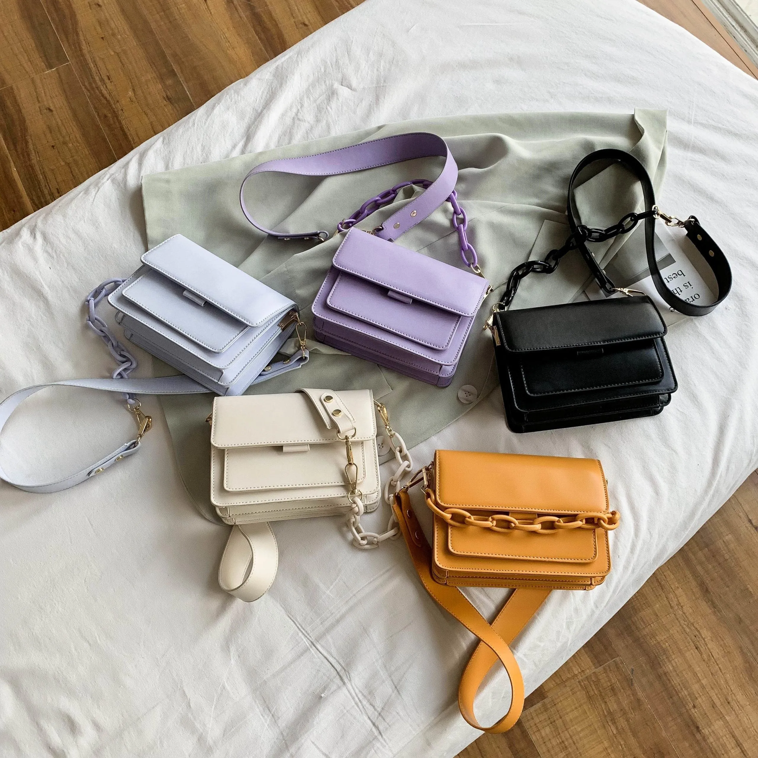 Oversized Chain Strap Messenger Bag