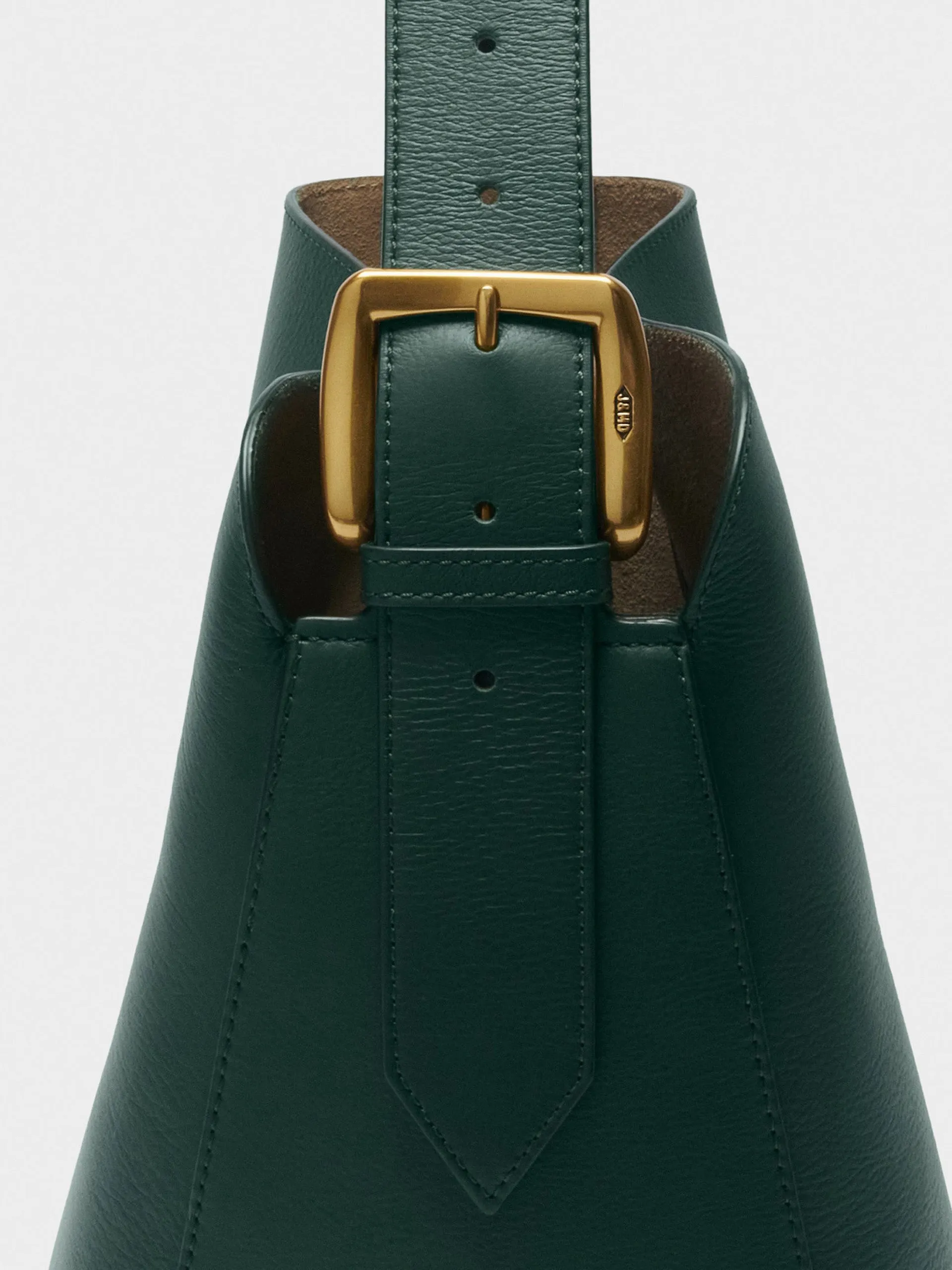 Pine Quiver bucket bag