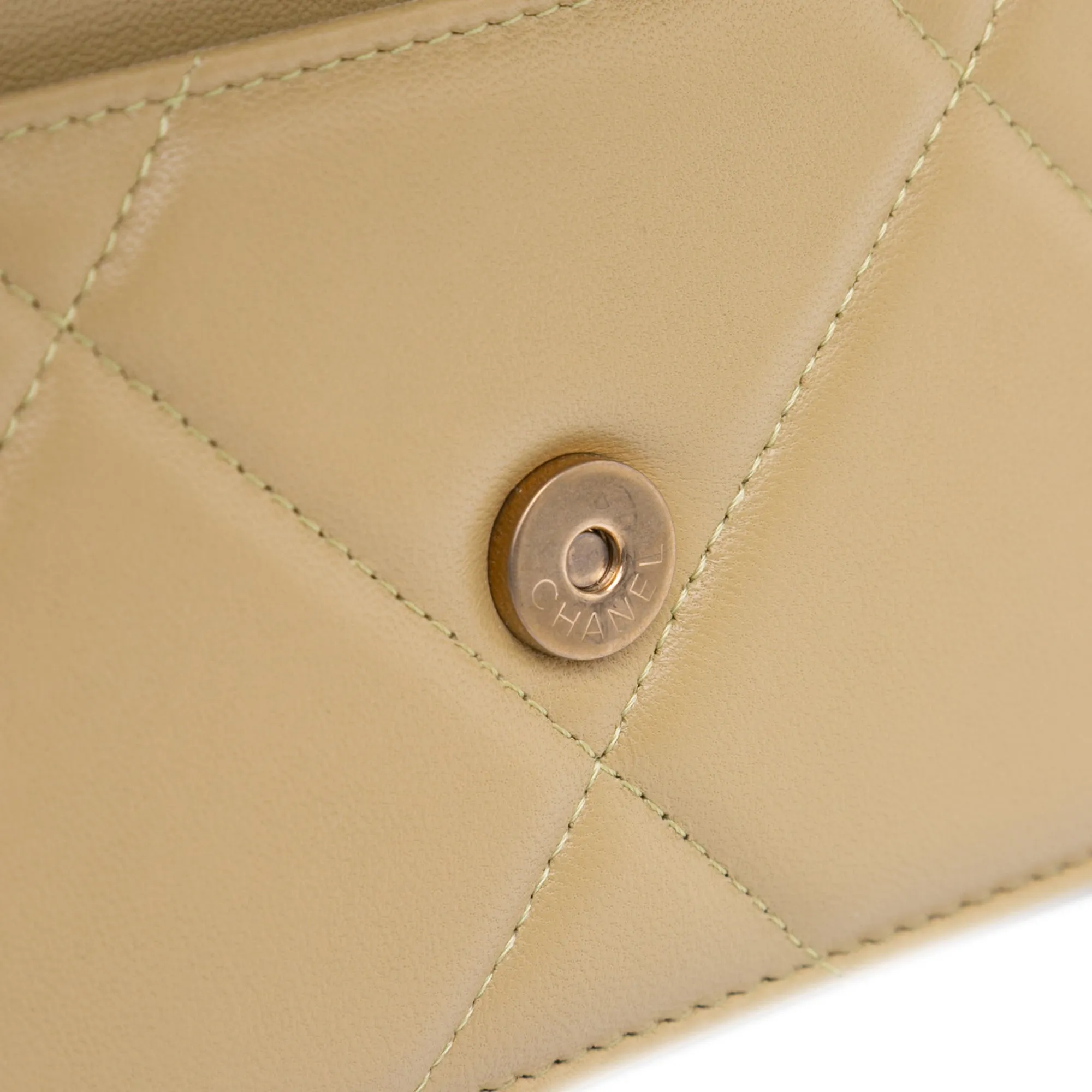 Quilted Lambskin 19 Wallet on Chain