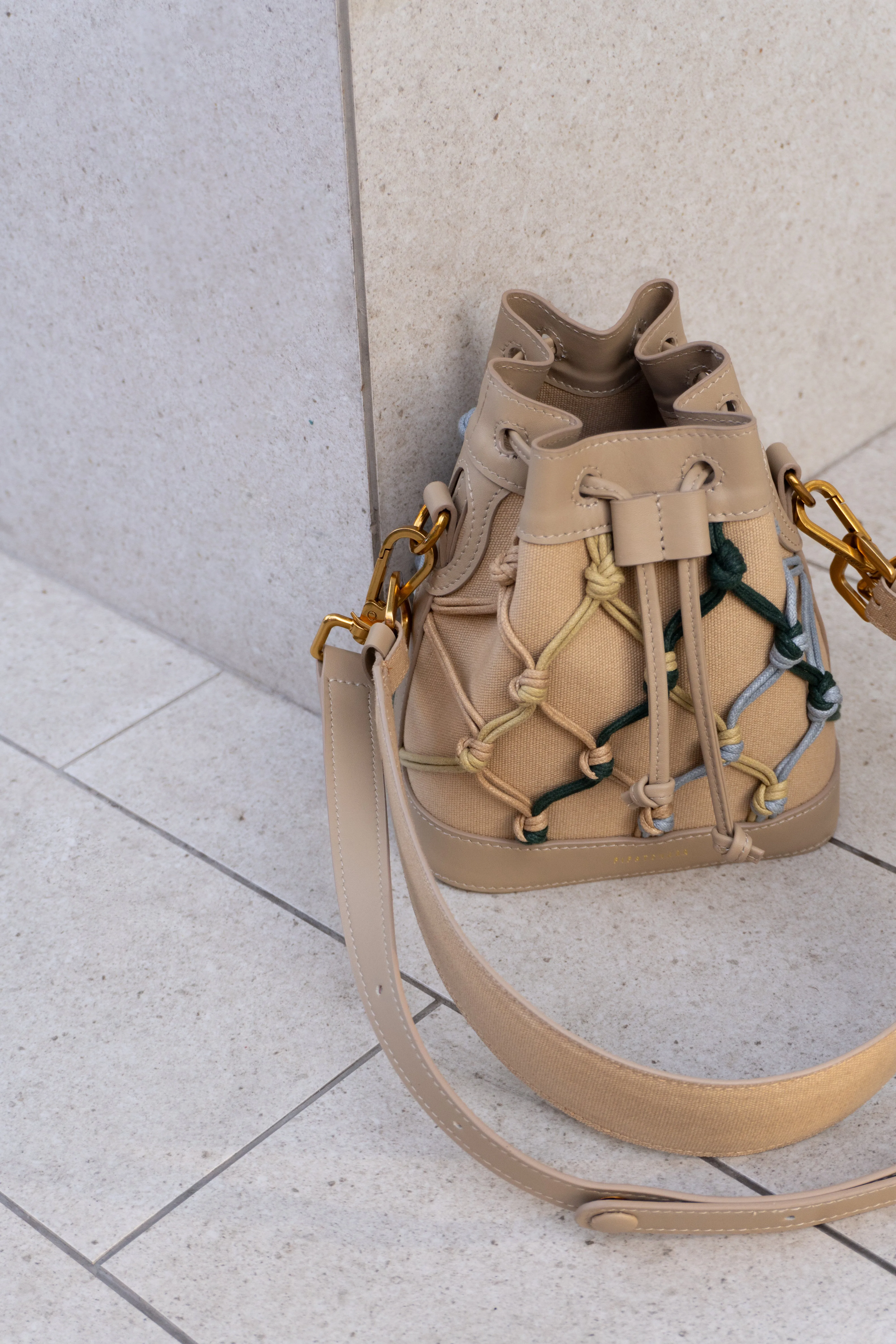 Romy Bucket Bag - Cappuchino Candy