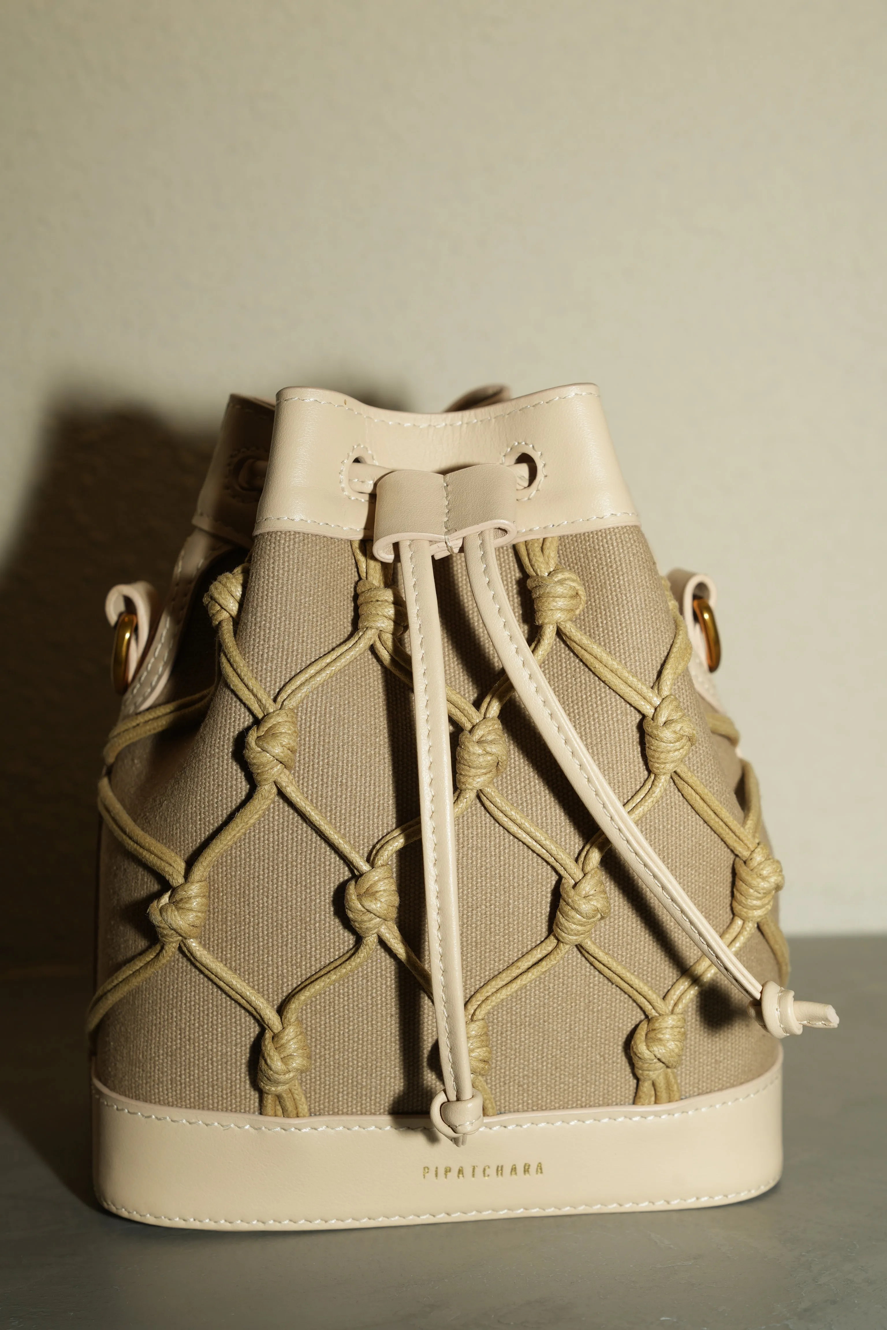 Romy Bucket Bag - Egg