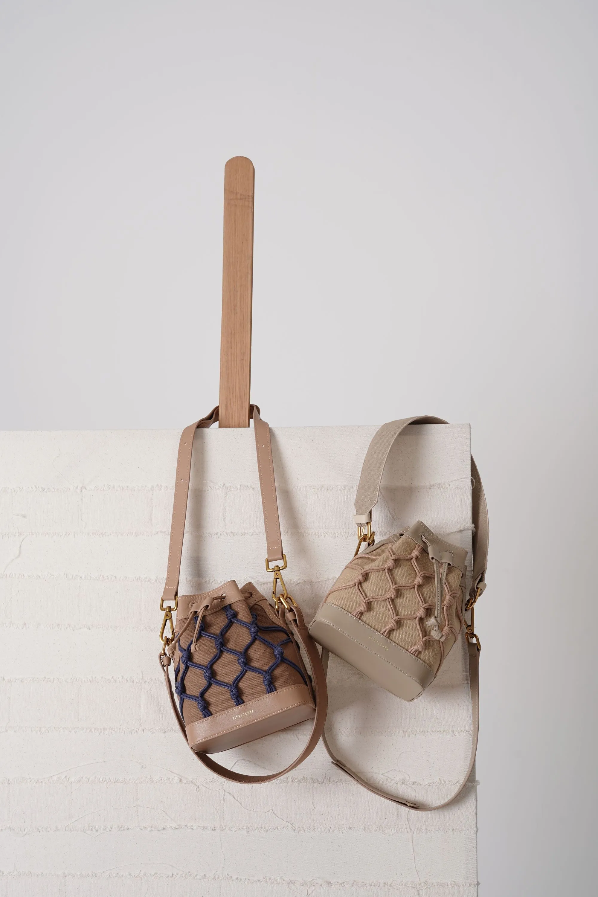 Romy Bucket Bag - Nude Navy