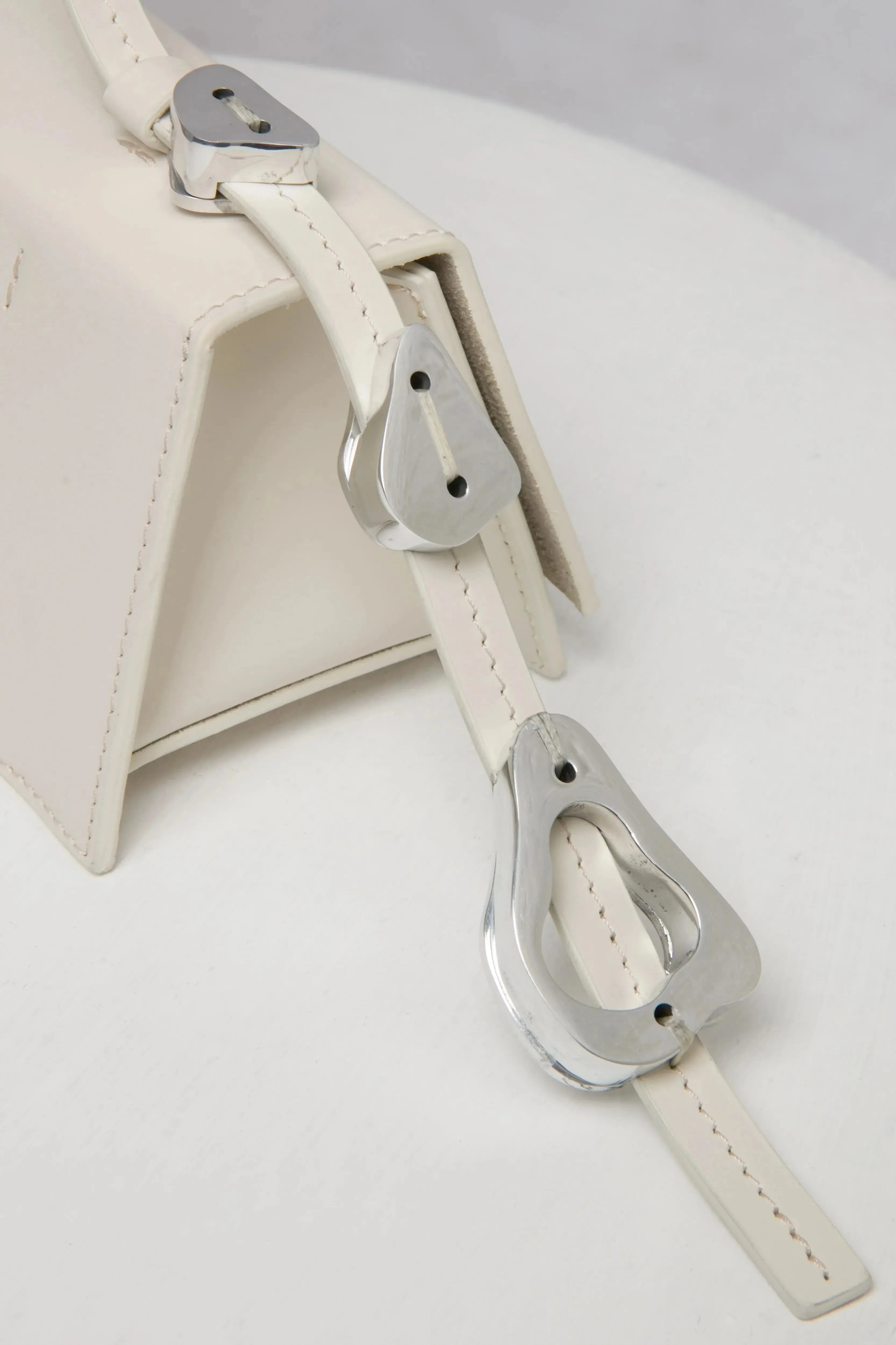 VIA | OFF WHITE METAL Leather Handbag by NATURAE SACRA
