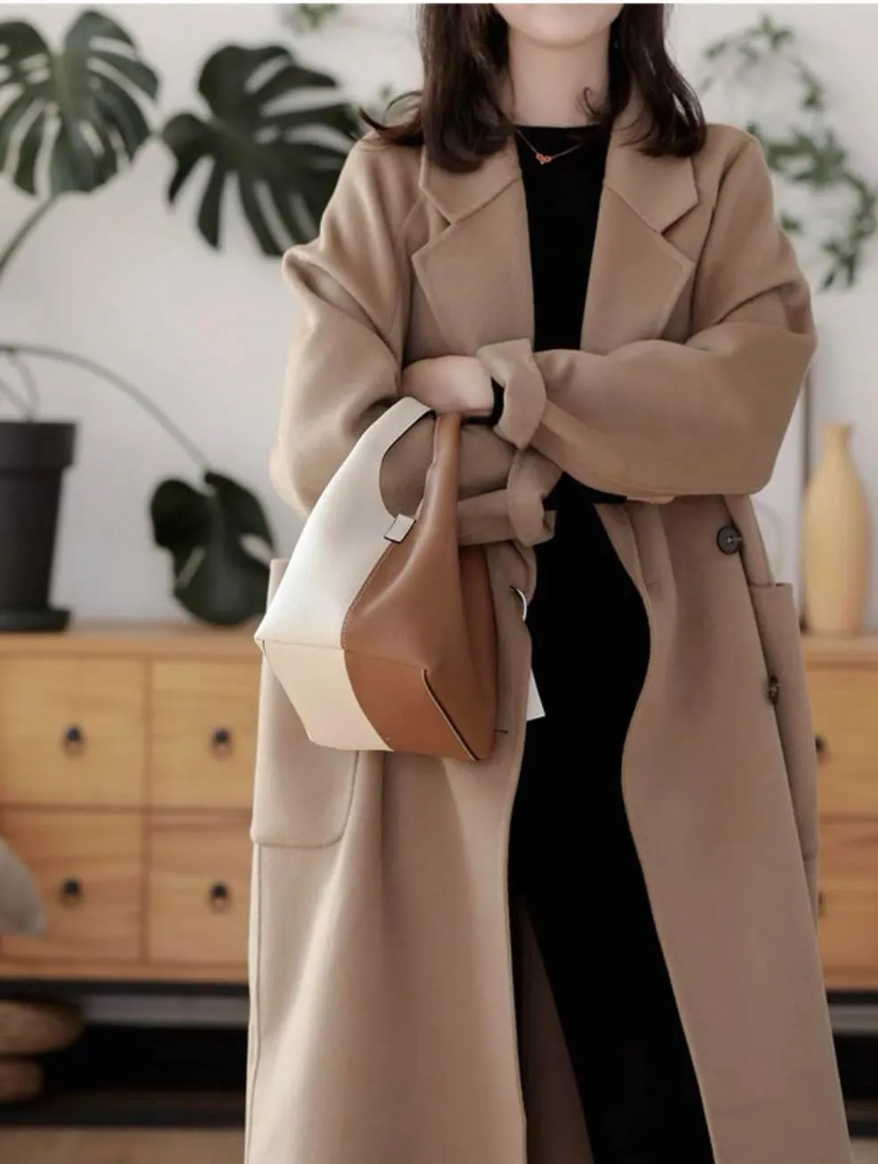 Women's Leather Commuting Bucket Bag Color-blocking Handbag Cowhide Basket Shoulder Crossbody Bag Top Handle Versatile