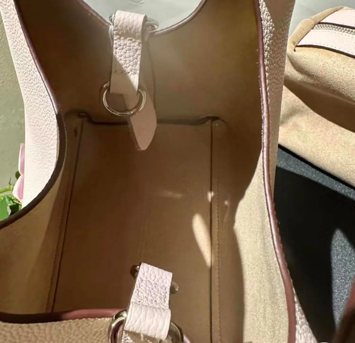 Women's Leather Commuting Bucket Bag Color-blocking Handbag Cowhide Basket Shoulder Crossbody Bag Top Handle Versatile