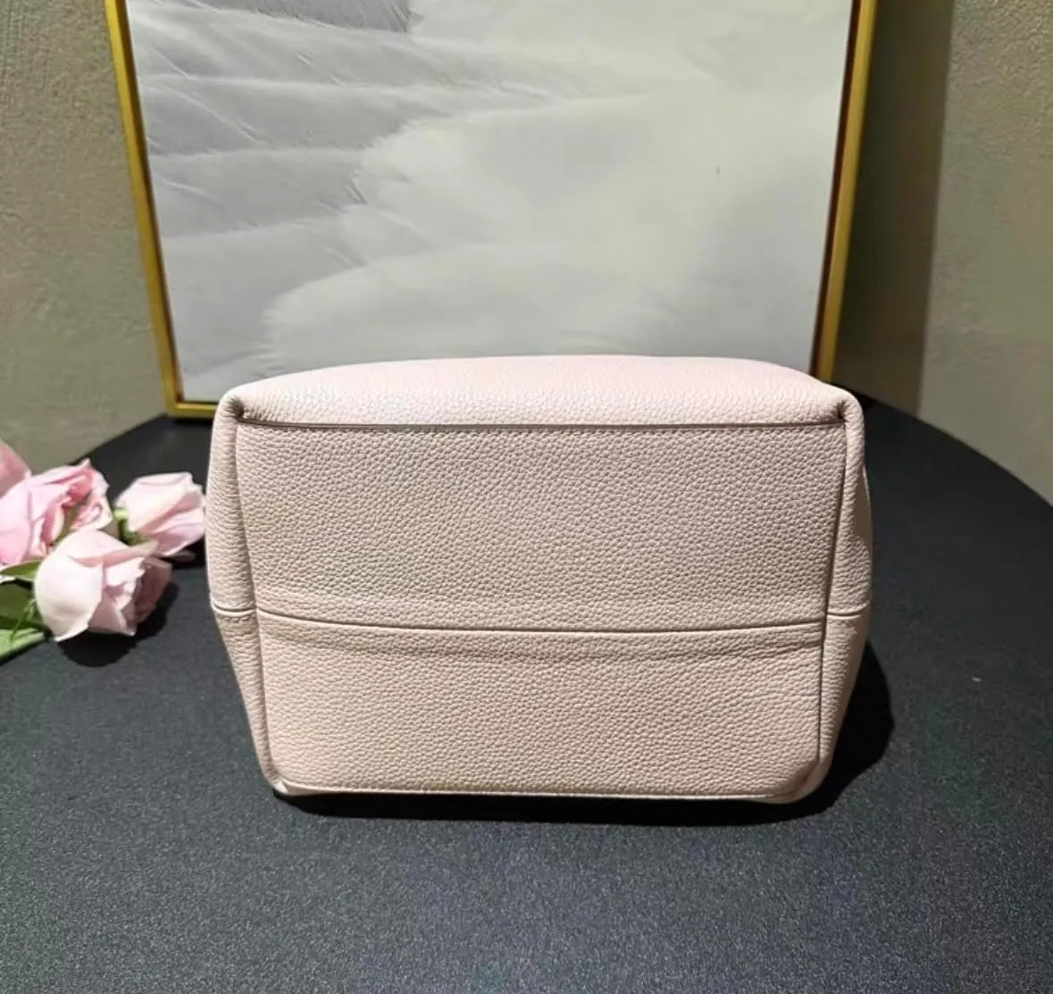 Women's Leather Commuting Bucket Bag Color-blocking Handbag Cowhide Basket Shoulder Crossbody Bag Top Handle Versatile