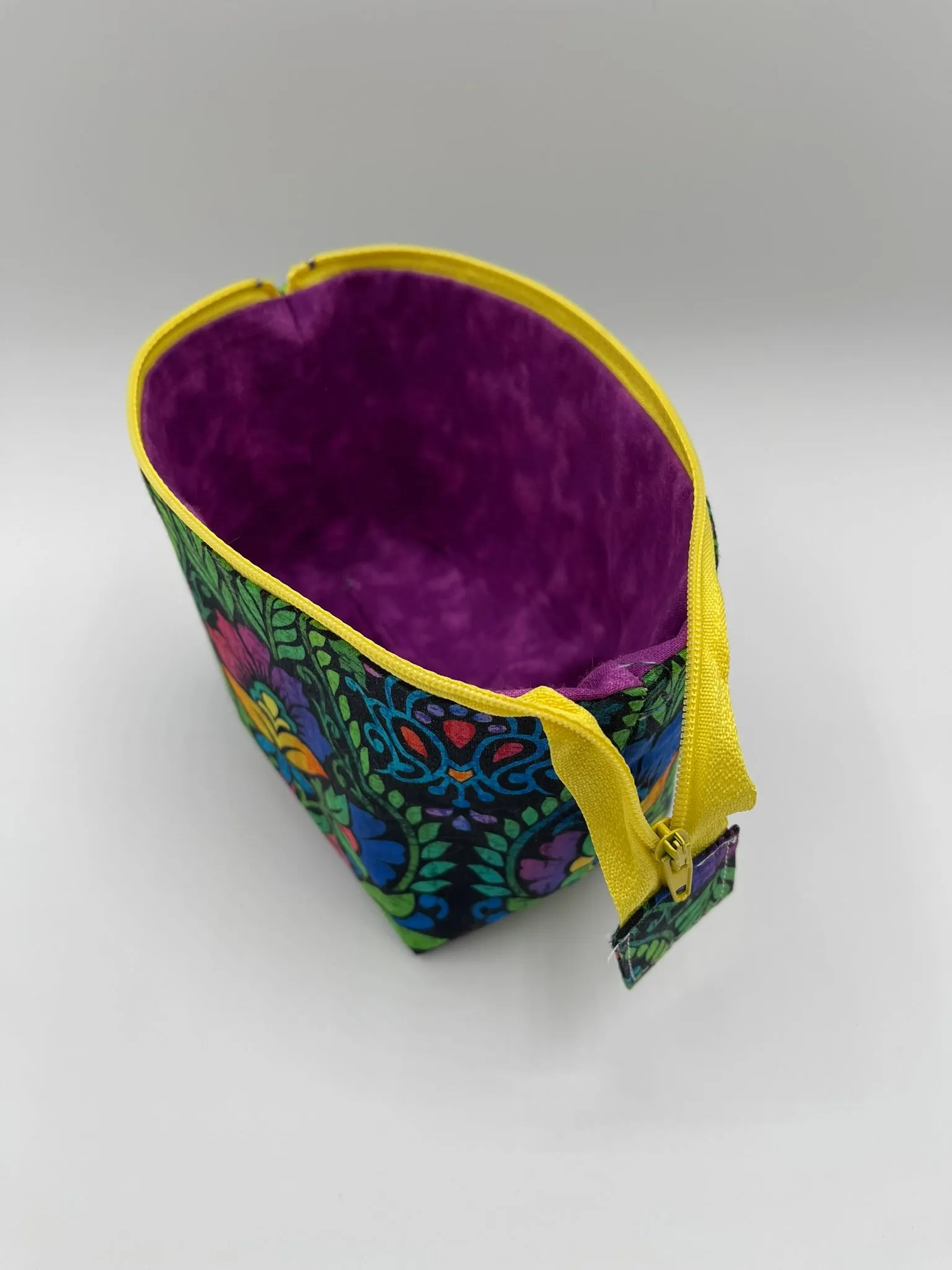 Zipper Bucket Bag - Colorful Dutch Print